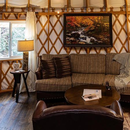Villa Tranquil Haven Luxy Yurt - Creekside Glamping With Private Hot Tub Topton Esterno foto