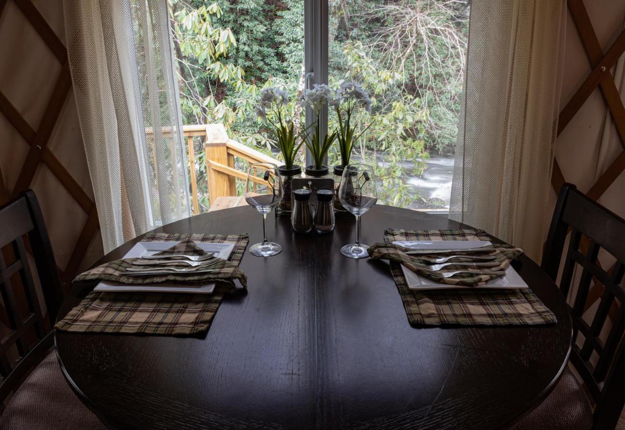 Villa Tranquil Haven Luxy Yurt - Creekside Glamping With Private Hot Tub Topton Esterno foto