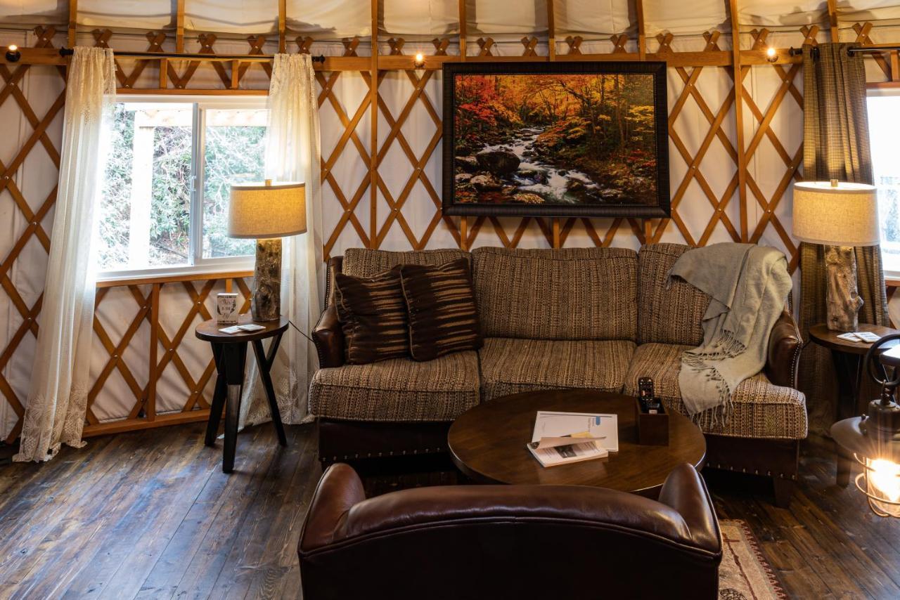 Villa Tranquil Haven Luxy Yurt - Creekside Glamping With Private Hot Tub Topton Esterno foto
