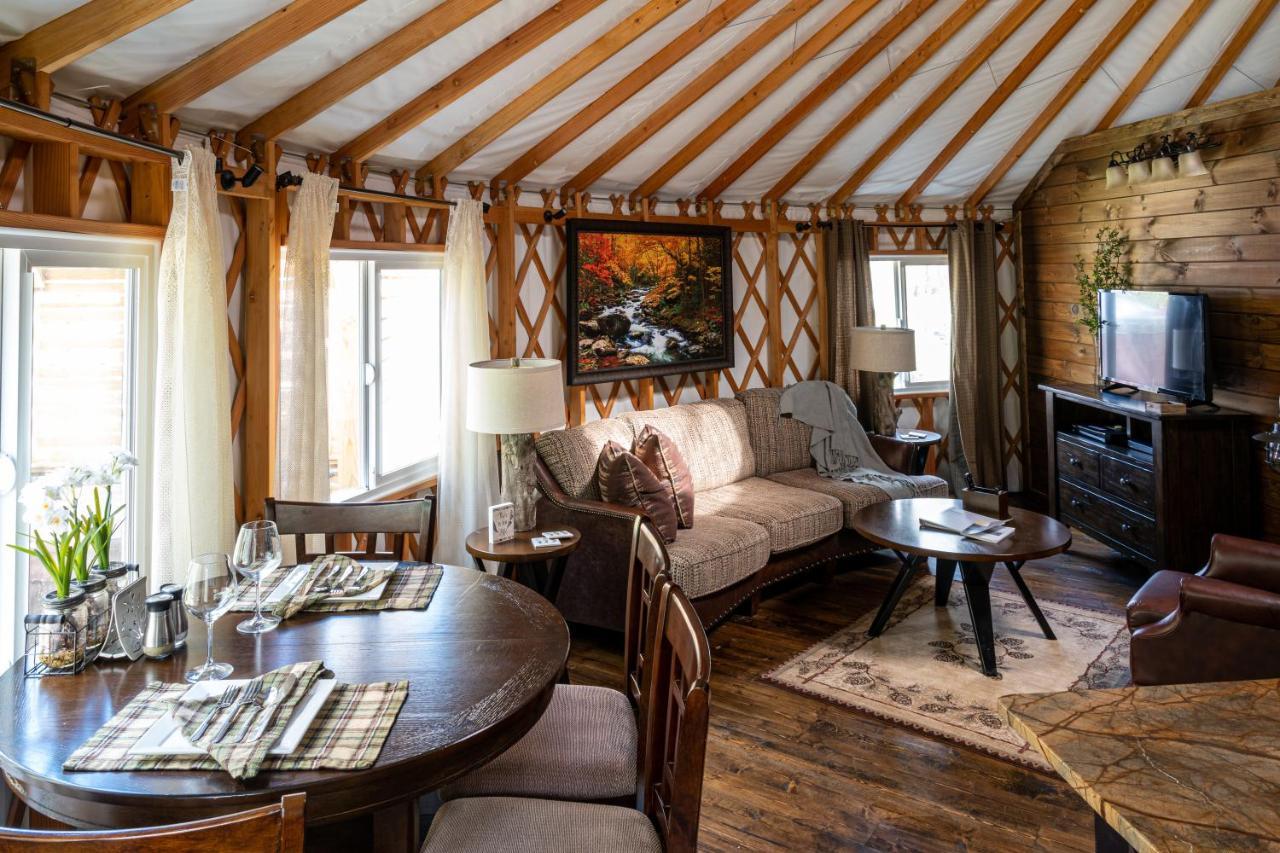 Villa Tranquil Haven Luxy Yurt - Creekside Glamping With Private Hot Tub Topton Esterno foto
